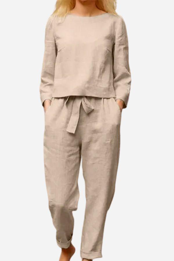 Damen Set in Beige mit Langarmshirt und Hose von vorne betrachtet