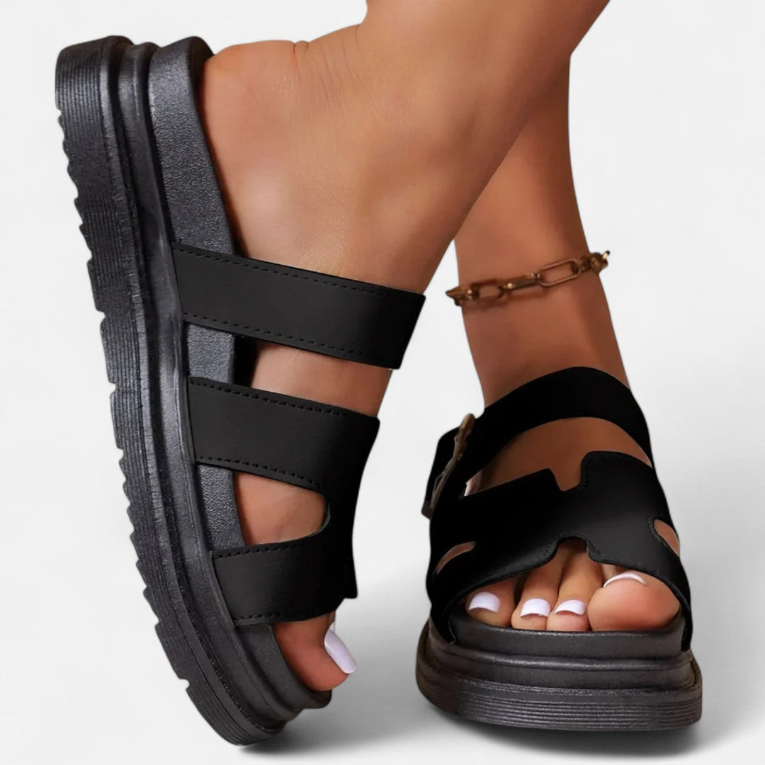 Elegante Damen Walkingschuhe in Seitenansicht, mit dynamischem Design & gelenkfreundlicher Dämpfung.