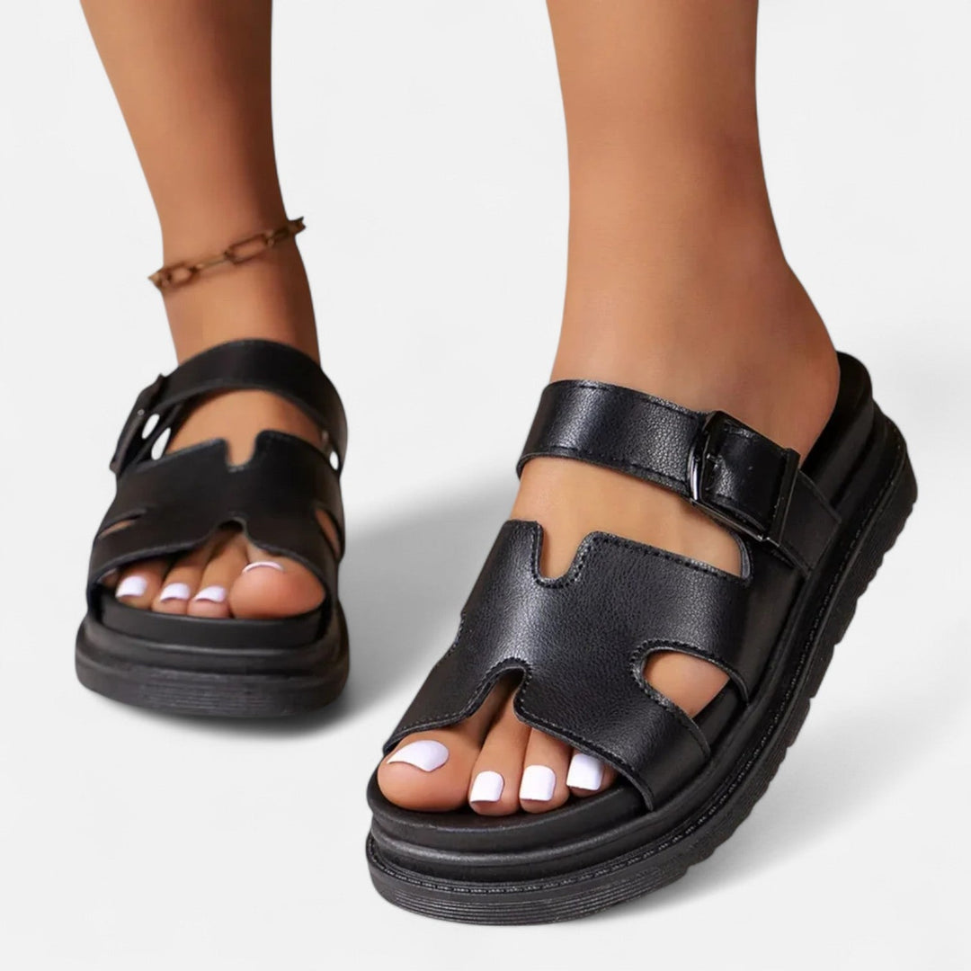 Komfortable Damen Gehschuhe mit hervorragender Dämpfung und stützendem Fußbett für gelenkschonendes Gehen.