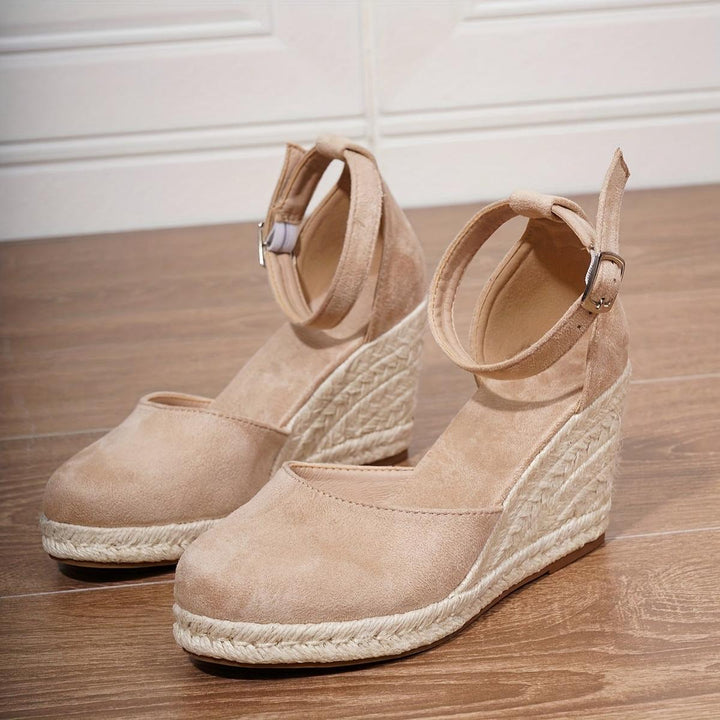 Bequeme Sommersandalen für Damen in Beige, Detailansicht der ergonomischen Fußgewölbestütze
