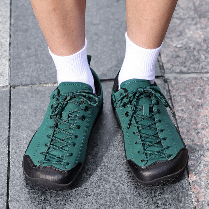 Rutschfeste Trekking Schuhe für Herren Seitenansicht