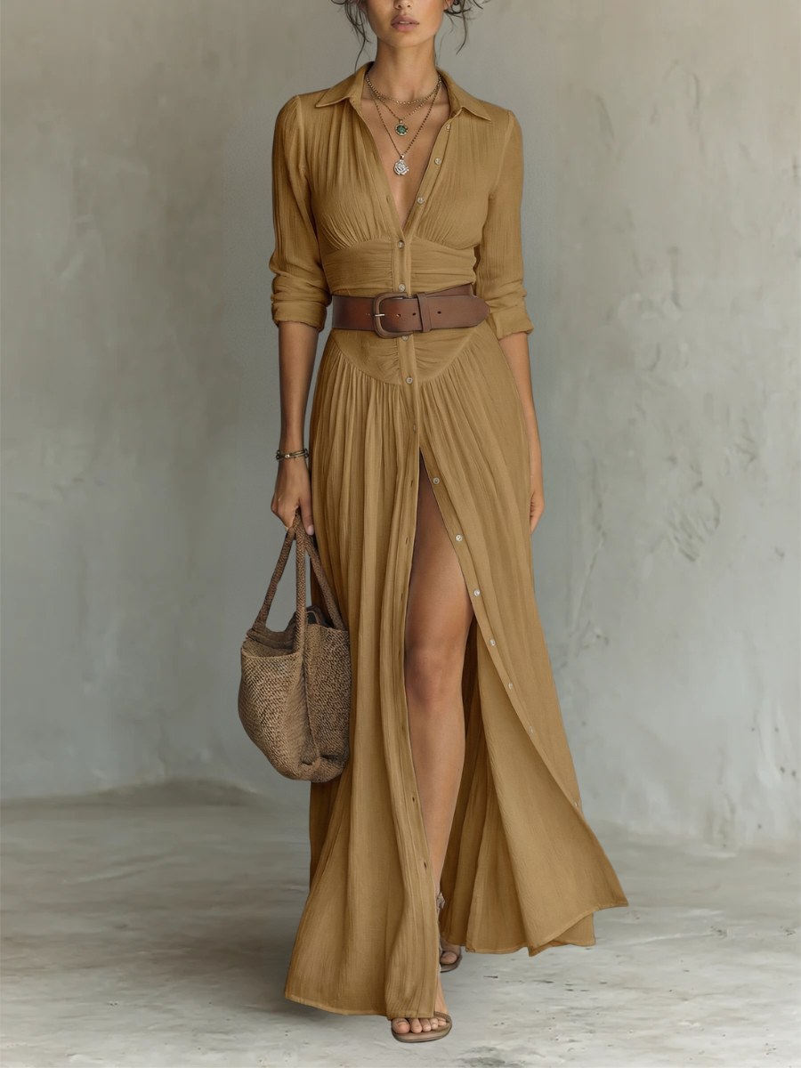 Detailansicht der Knopfleiste und des Kragens am Abendmode Maxikleid