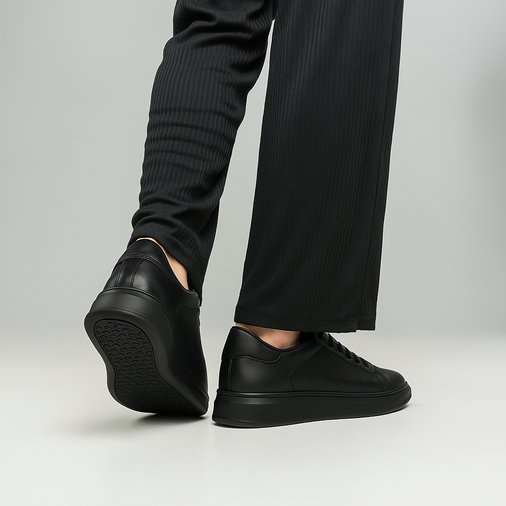 Zeitlose Freizeitschuhe für Herren, die Eleganz, Komfort und diskrete Höhenzunahme vereinen.