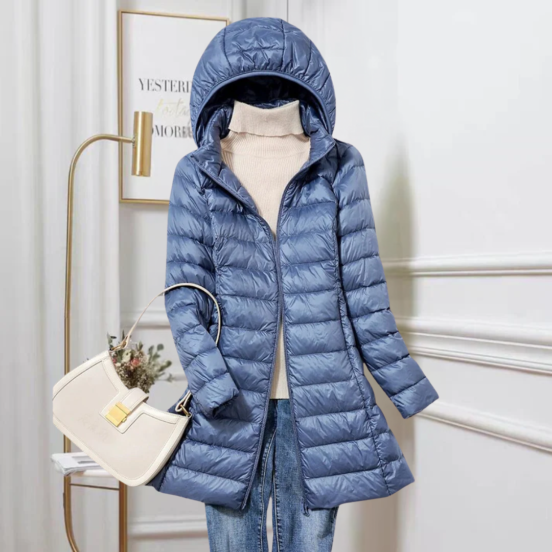 Damen Outdoorjacke, ultraleicht, warm und winddicht. Perfekt für aktive Tage und Reisen.