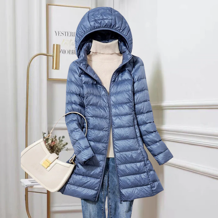 Damen Outdoorjacke, ultraleicht, warm und winddicht. Perfekt für aktive Tage und Reisen.
