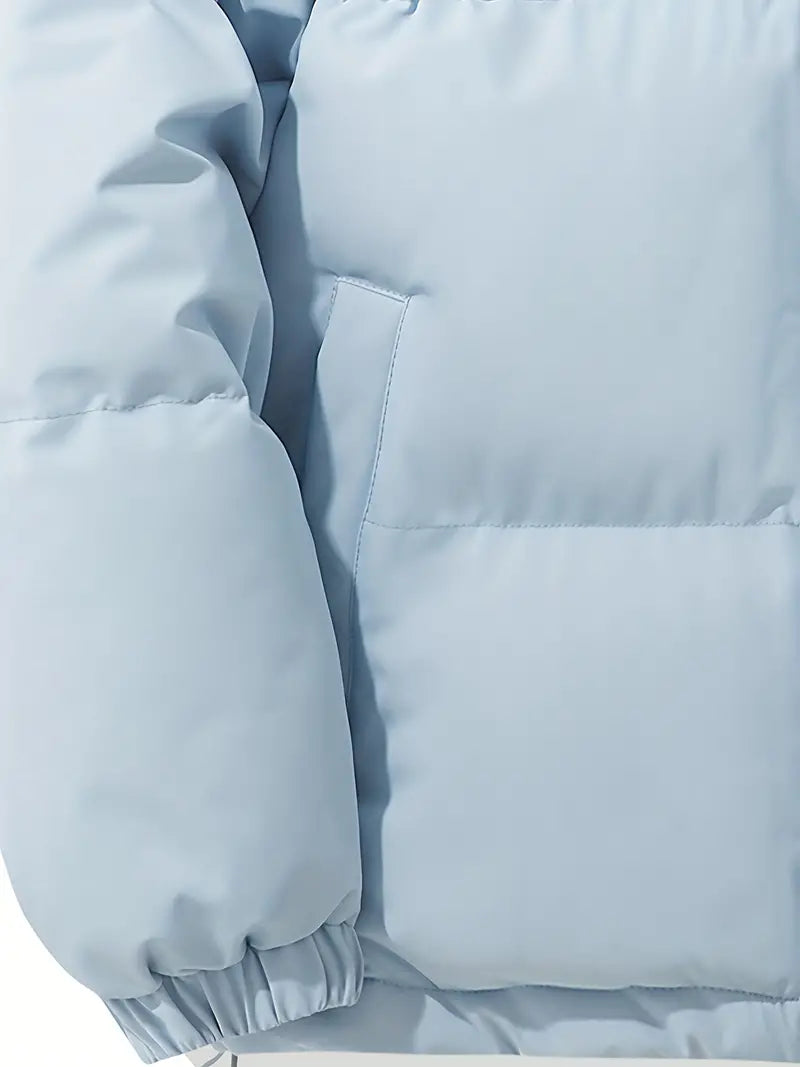 Innenfutter und Etikettendetail der warmen Damen Winterbekleidung
