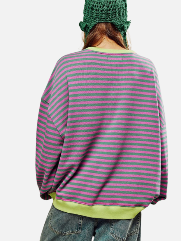 Modisches Streetwear Sweatshirt gestreift für Damen nah fotografiert