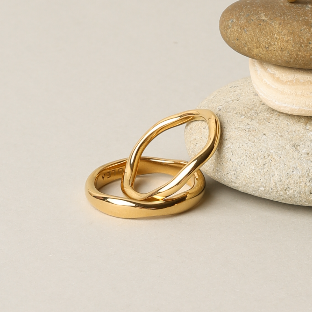 Wasserdichter Damenring filigran gestaltet als Schmuck Set
