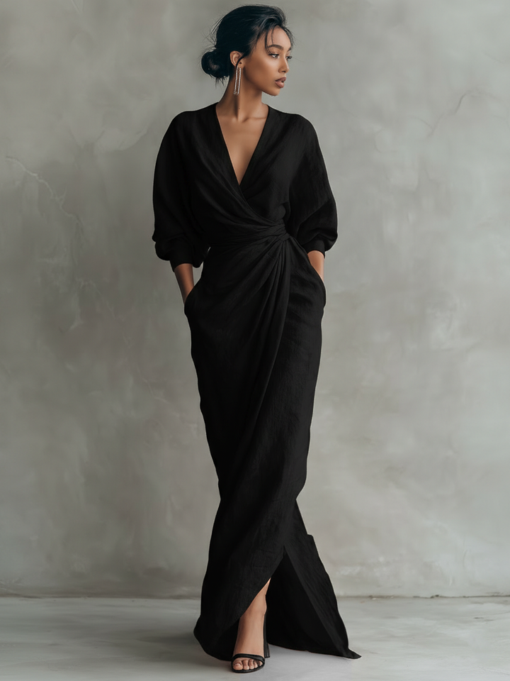 Damen Maxikleid Julianna mit V-Ausschnitt in der Detailansicht des Wickelkleid-Stils
