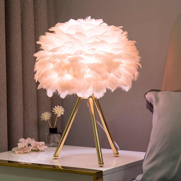 Luxus Feder-Tischleuchte für Wohnzimmer & Schlafzimmer