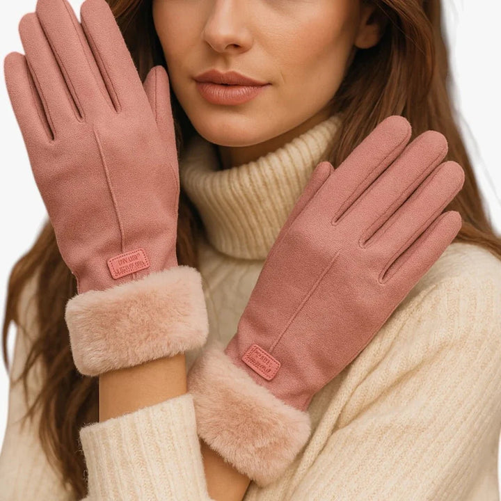 Nahaufnahme der warmen, gesteppten Puffy Damenhandschuhe, perfekt gegen Kälte. Weich & bequem.
