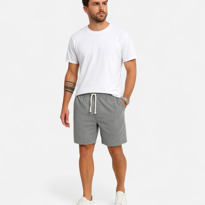 Bequeme Herren Shorts: Kurze Hose in klassischem Schnitt für entspannte Sommerlooks. Ideal für Freizeit.
