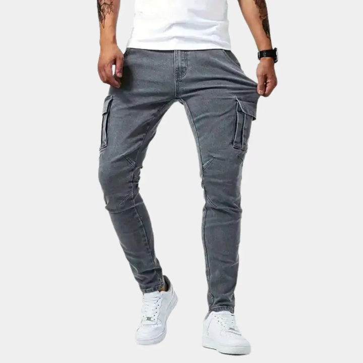 Herren Slim Fit Jeans in modernem Schnitt, perfekt für Freizeit & Alltag. Schmale Passform, bequem.