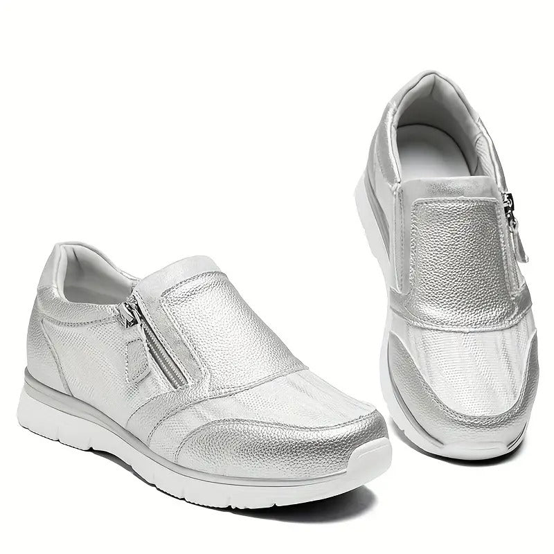 Detailansicht der rutschfesten Sohle des Damen Sneakers, die optimalen Halt verspricht.