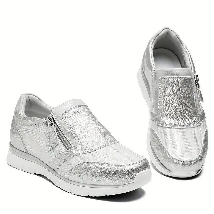 Detailansicht der rutschfesten Sohle des Damen Sneakers, die optimalen Halt verspricht.