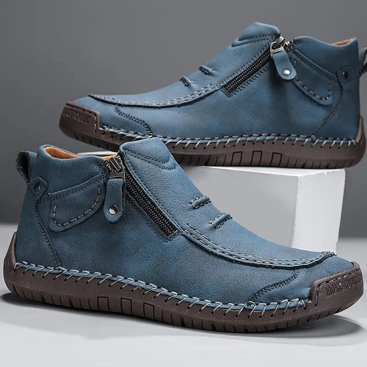 Blaue orthopädische Herren-Komfortschuhe mit Ziernähten und seitlichem Reißverschluss