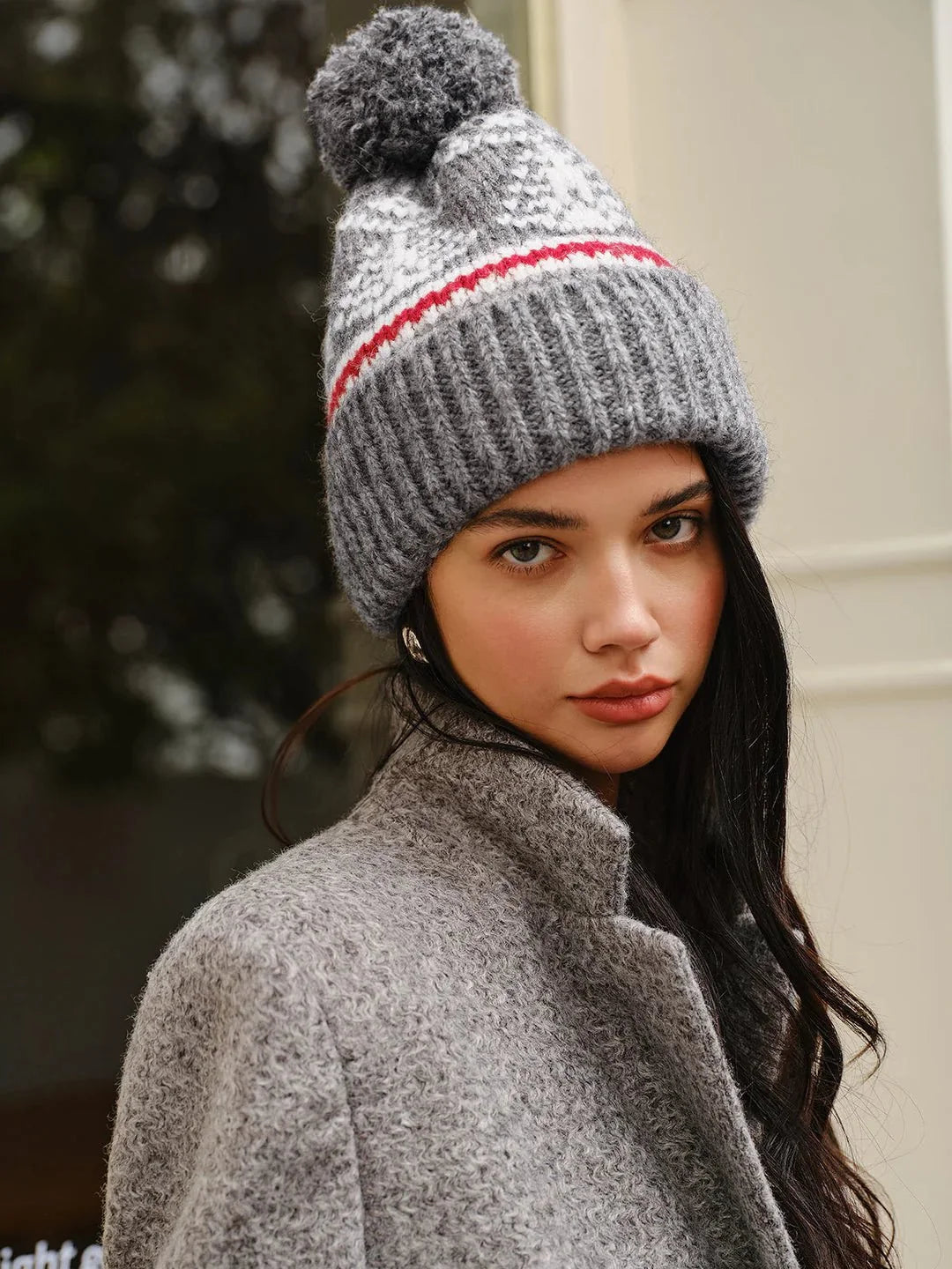 Hochwertige Damen Strickmütze, extra warm & stylisch. Kuschelige Wintermütze für Damen & Outdoor-Accessoire.