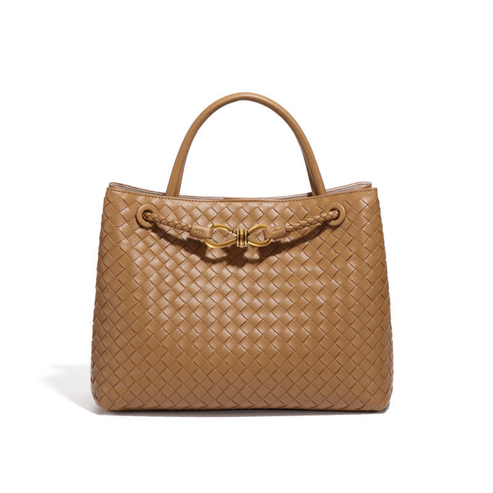 Damen Handtasche Ruby in klassischem Schwarz im Detail gezeigt