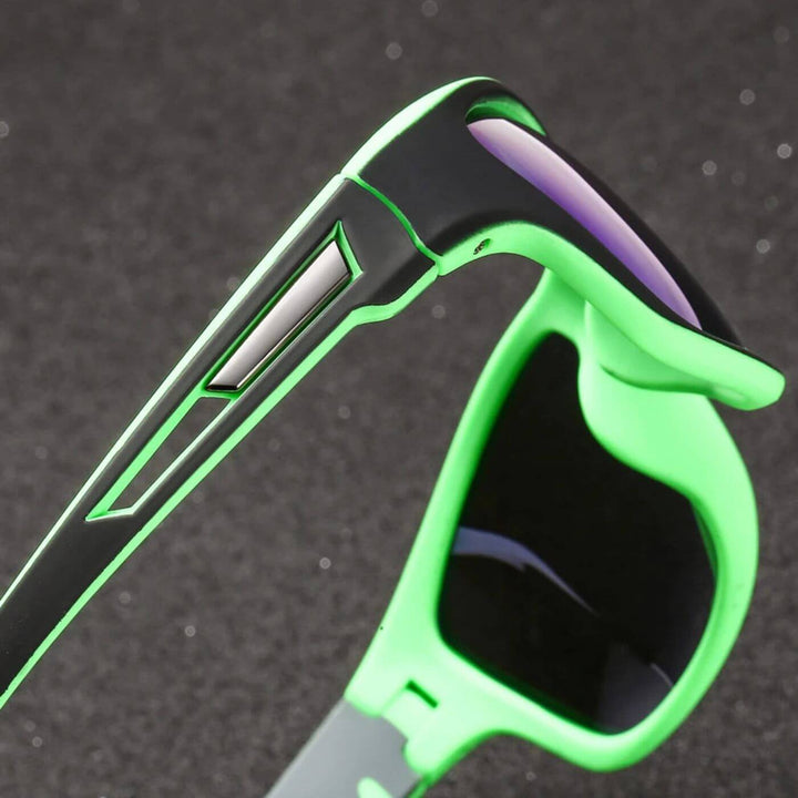 Detailaufnahme der polarisierten UV400 Herren Sport Sonnenbrille. Leichter, rutschfester Rahmen für Sportler.