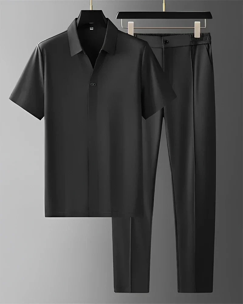 Herren Harvard Polo Zweiteiliges Set in Schwarz auf Kleiderbügel