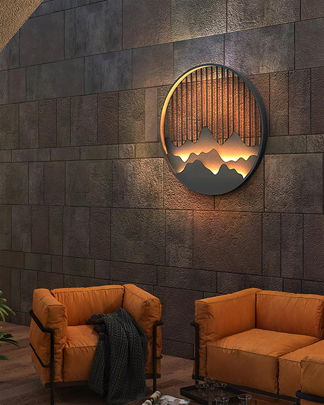 Moderne Outdoor Wandleuchte mit Bergmotiv