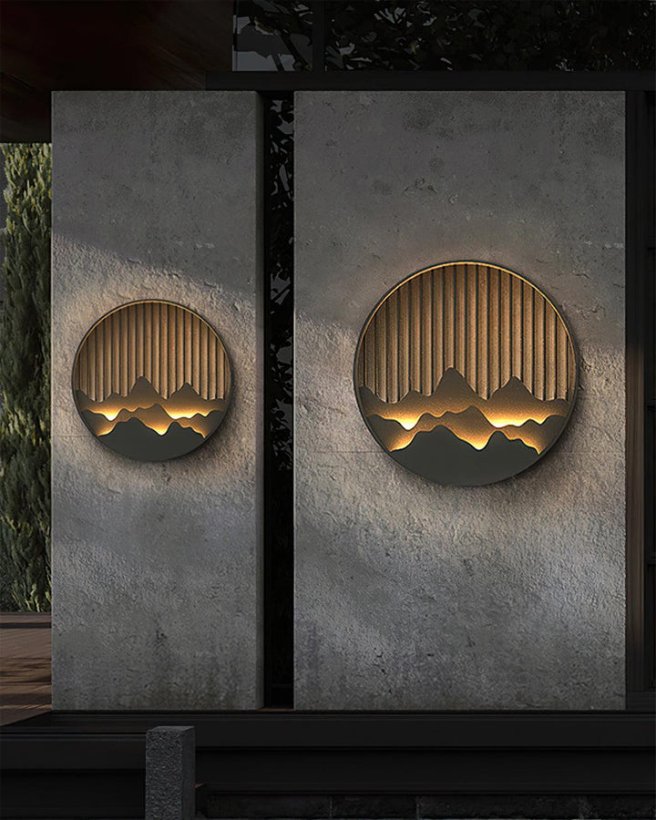 Moderne Outdoor Wandleuchte mit Bergmotiv