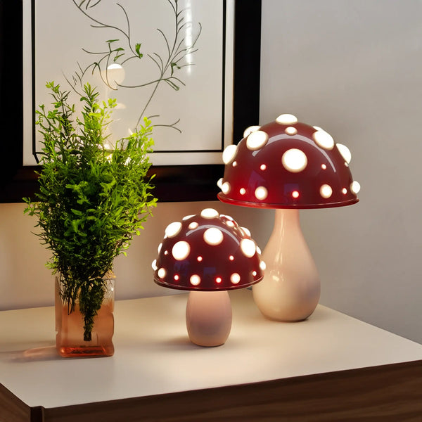 Kabellose LED-Tischleuchte im Amanita-Pilz-Design
