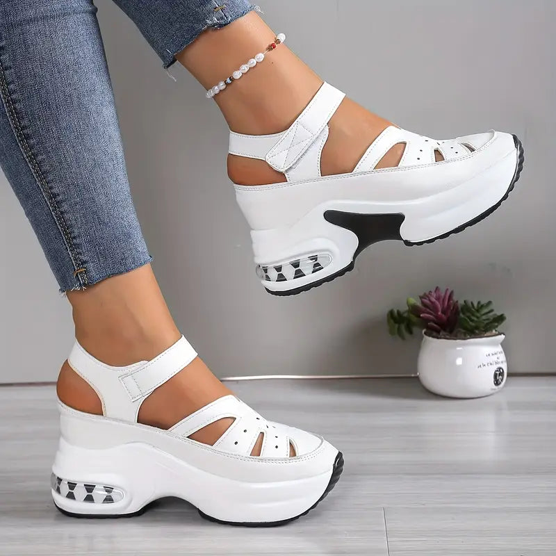 Orthopädische Damensandalen in Weiß für optimalen Halt und Komfort im Sommer