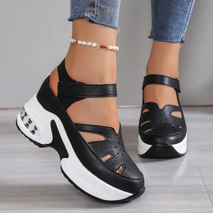 Komfortschuhe für Damen in Weiß, Seitenansicht mit gepolsterter Sohle