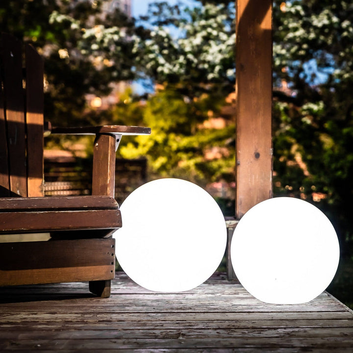 Kugelförmige Outdoor-Lampe mit Fernbedienung, RGB-Farben