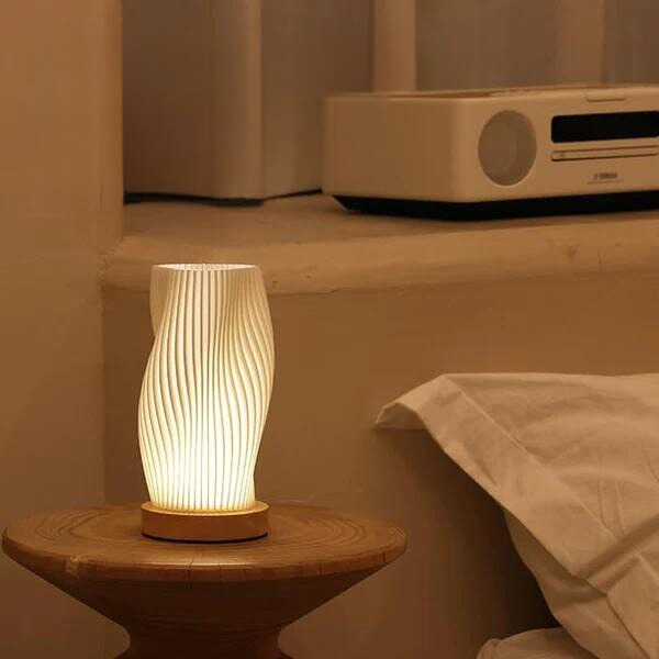 Moderne USB-Tischlampe für stilvolle Beleuchtung