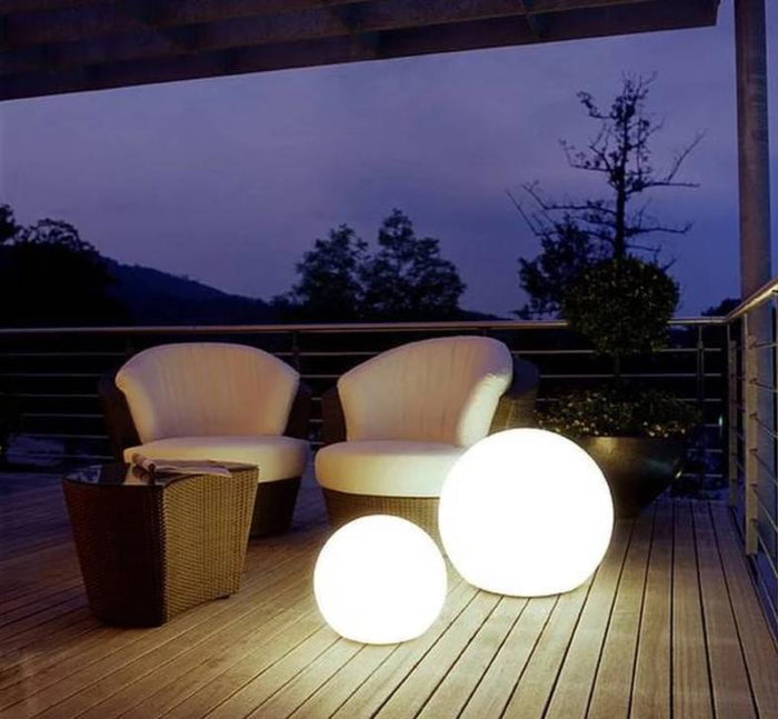 Kugelförmige Outdoor-Lampe mit Fernbedienung, RGB-Farben