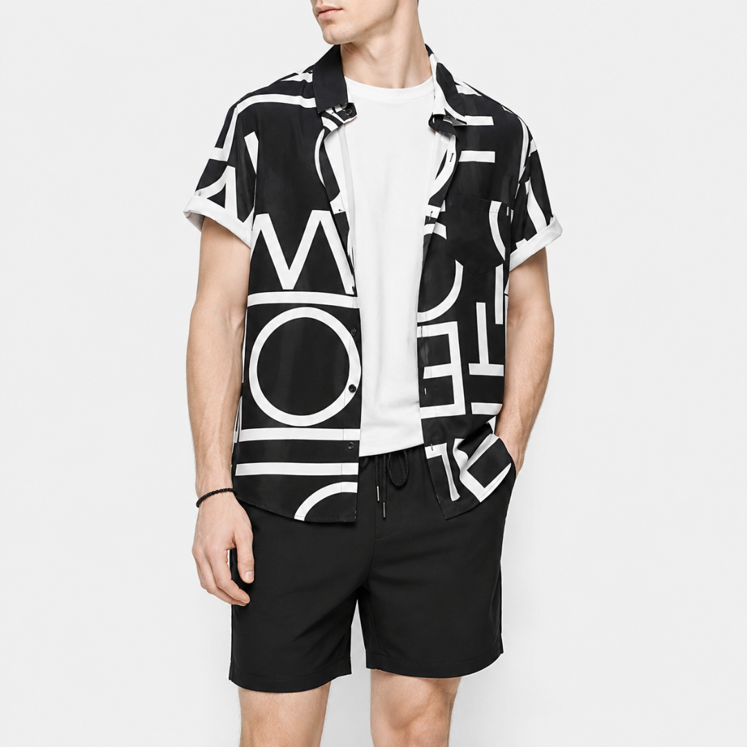 Elegantes Sommer Outfit mit Kurzarmhemd und kurzen Hosen