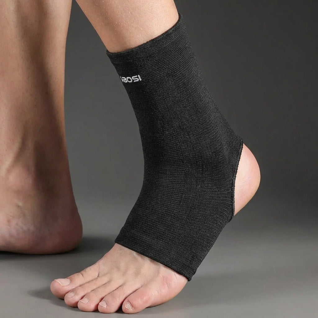 Seitenansicht der elastischen Knöchelbandage mit offener Ferse