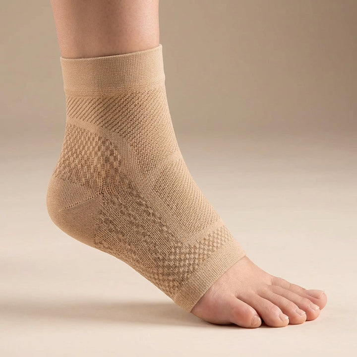 Unterstützende Kompressionsbandage für Knöchel nach Verletzungen & zur Genesung.