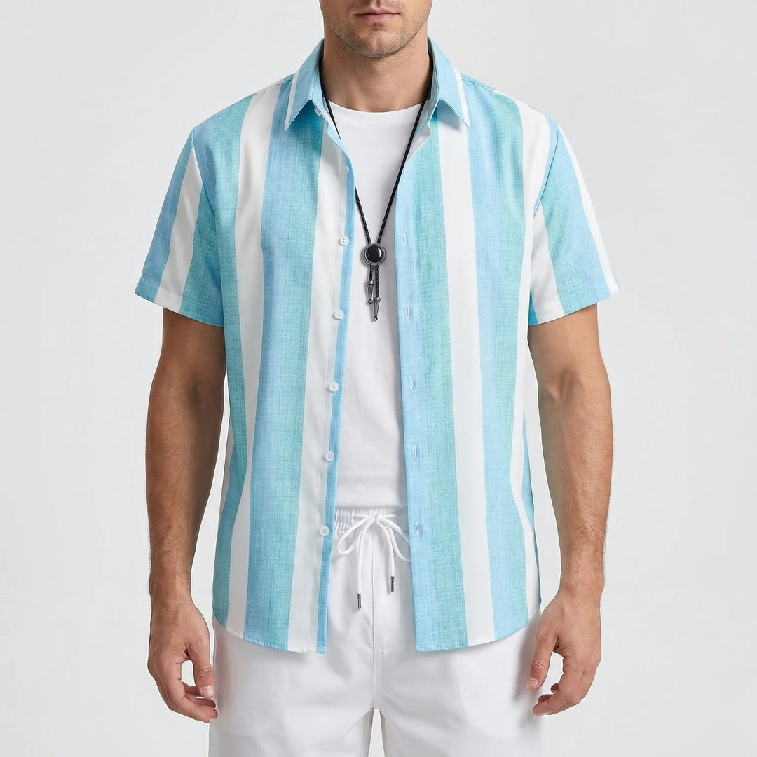 Stilvoller Urlaubslook mit Herren Kurzarmhemd und Shorts
