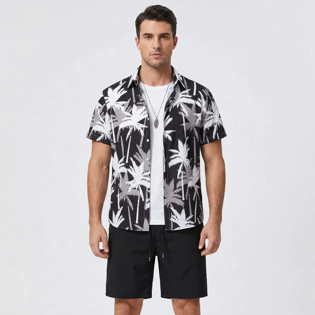 Sommeroutfit für Herren bestehend aus Shorts und Hemd