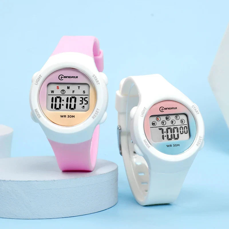 Bunte digitale Armbanduhr für Kinder als modisches Accessoire