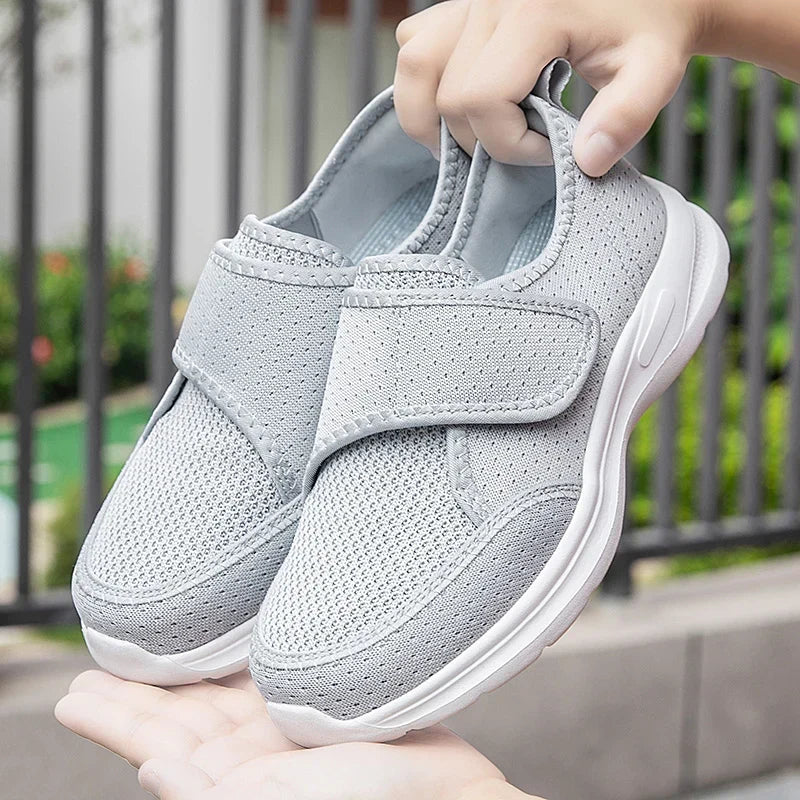 Orthopädischer Schuh für breite Füße mit starkem Halt