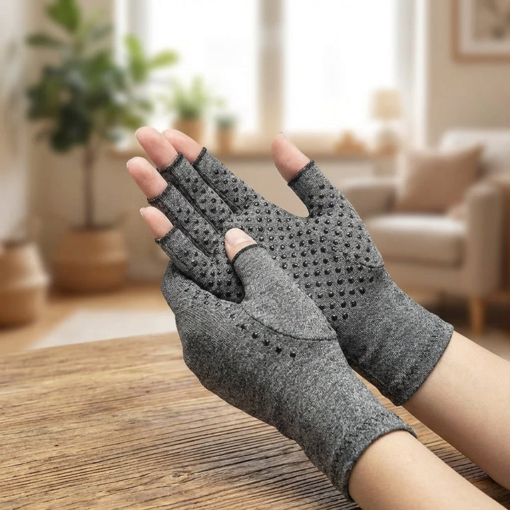 Ergonomische Alltagsstufe und Kompressionshandschuhe für Arthritiker