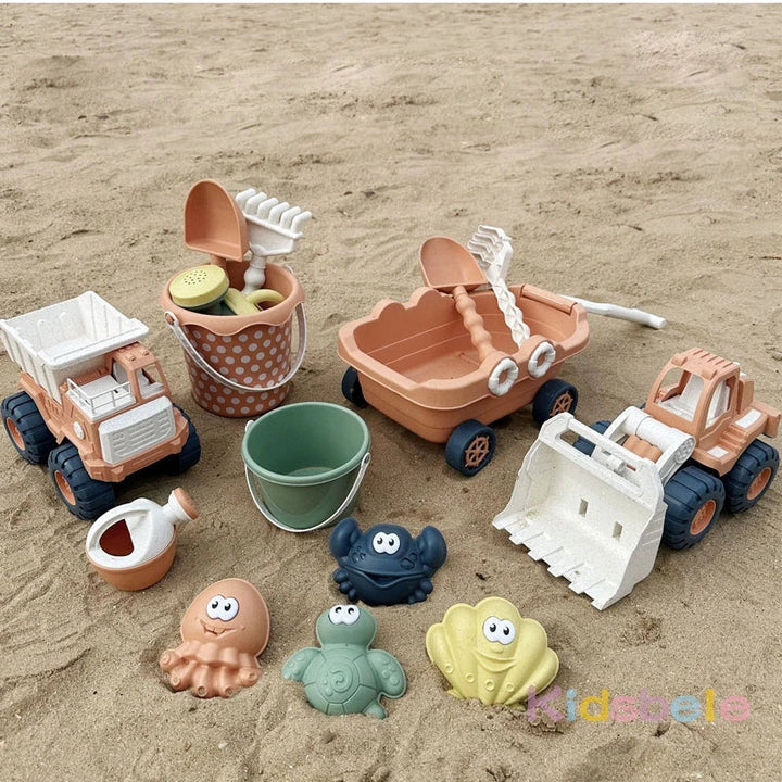 Kreatives Sandspielzeug-Set fördert Feinmotorik bei Kleinkindern im Sandkasten.