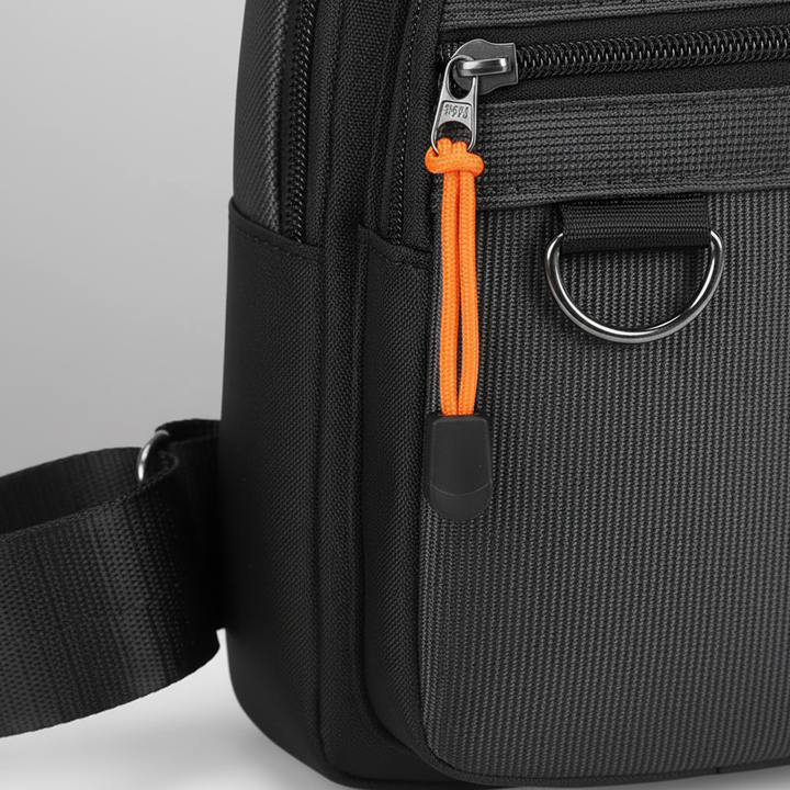 Tragebeispiel der Crossbody-Tasche beim Stadtbummel