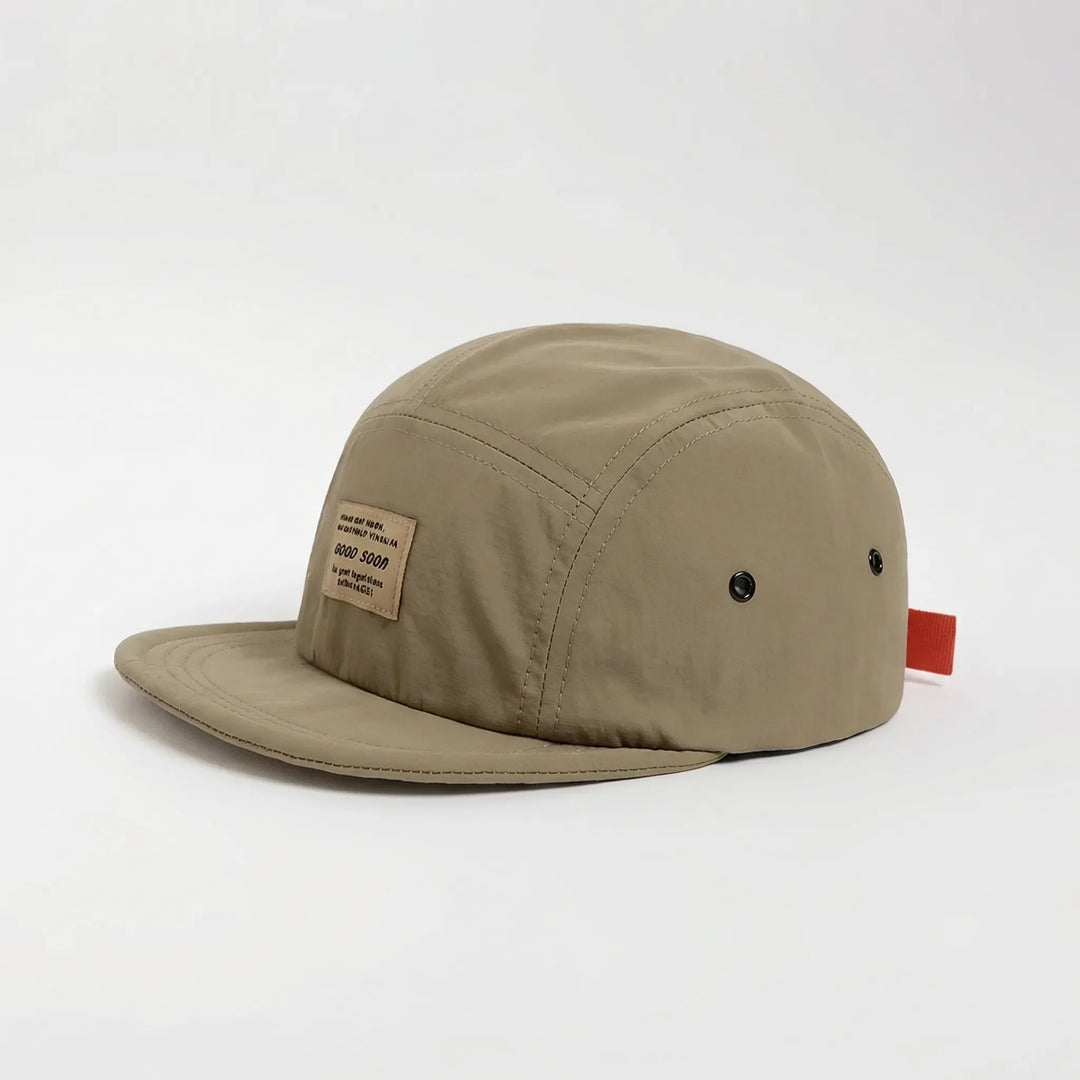 Faltbare Outdoor Cap im Detail, ideal für Reisen und Sport.