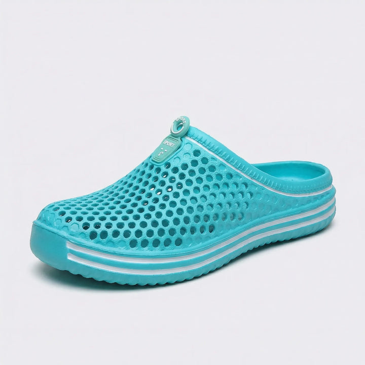 Stylische Strand schuhe mit praktischen Belüftungslöchern gegen Fußschweiß im Sommer
