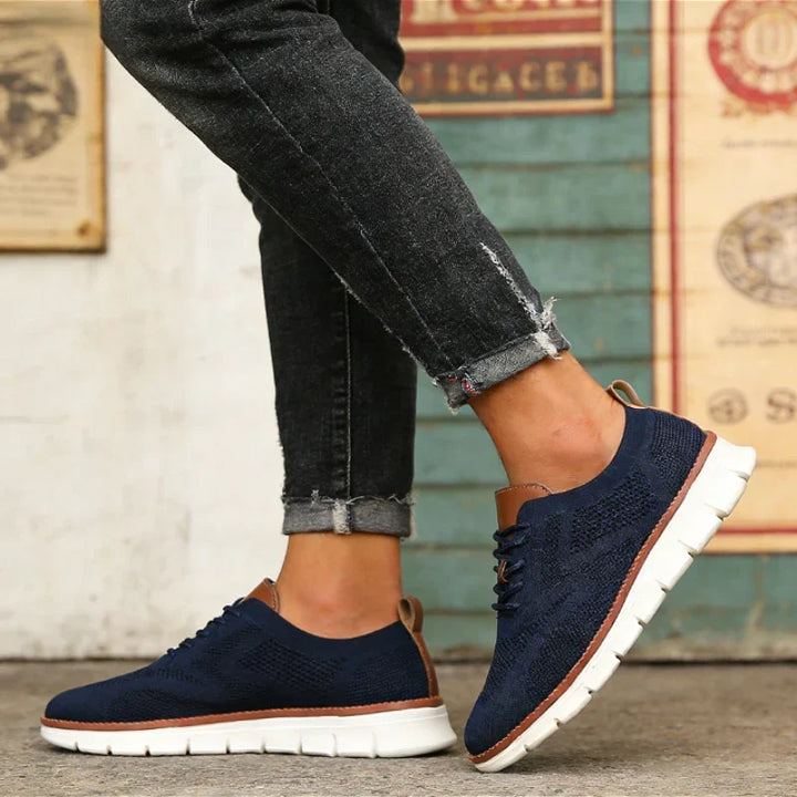 Gepolsterte Herren-Sneakers, leicht & atmungsaktiv, bieten optimalen Komfort für lange Tage.
