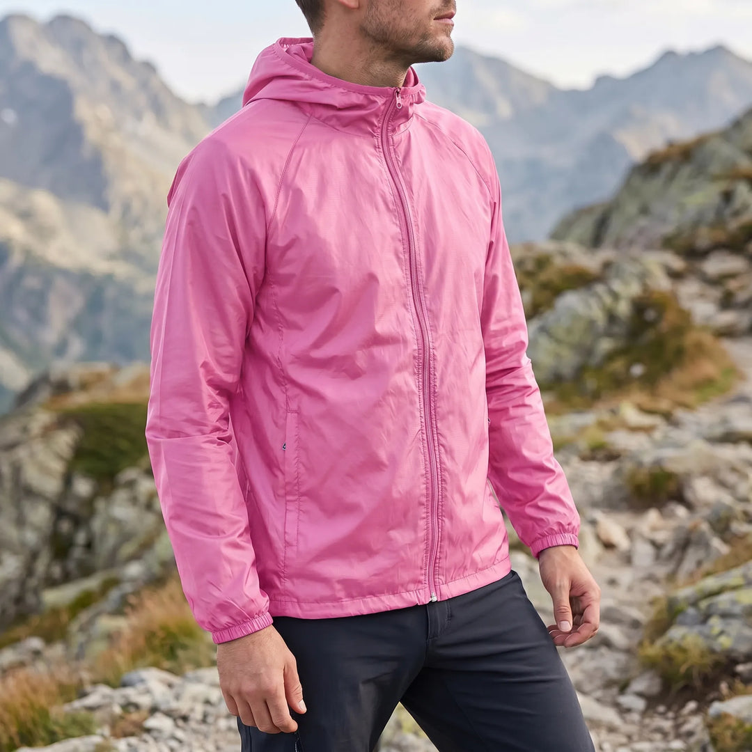 Hochwertiger Reißverschluss an der Herren Windjacke im Detail