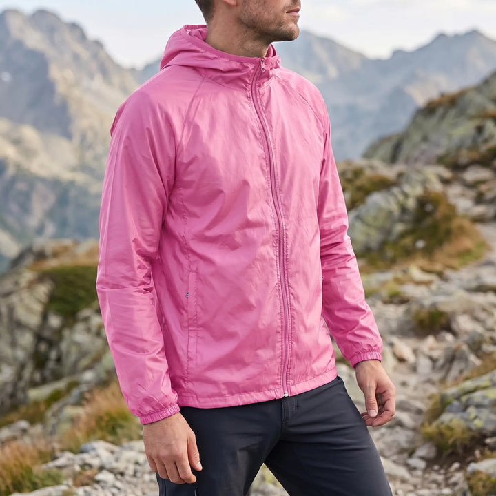 Hochwertiger Reißverschluss an der Herren Windjacke im Detail