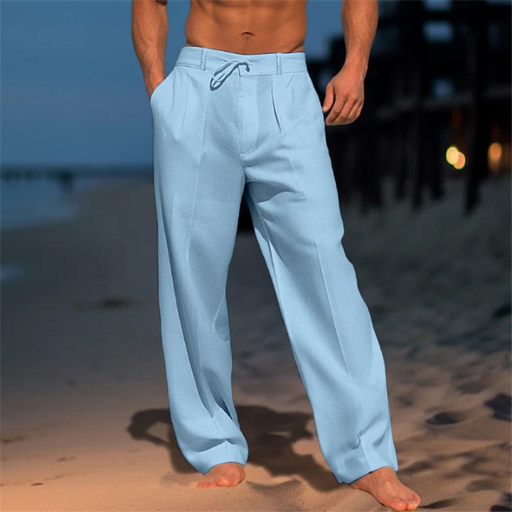 Hellblaue Herrenhose mit Gummibund, atmungsaktiv & entspannt. Ideal als Sommerhose für Männer.