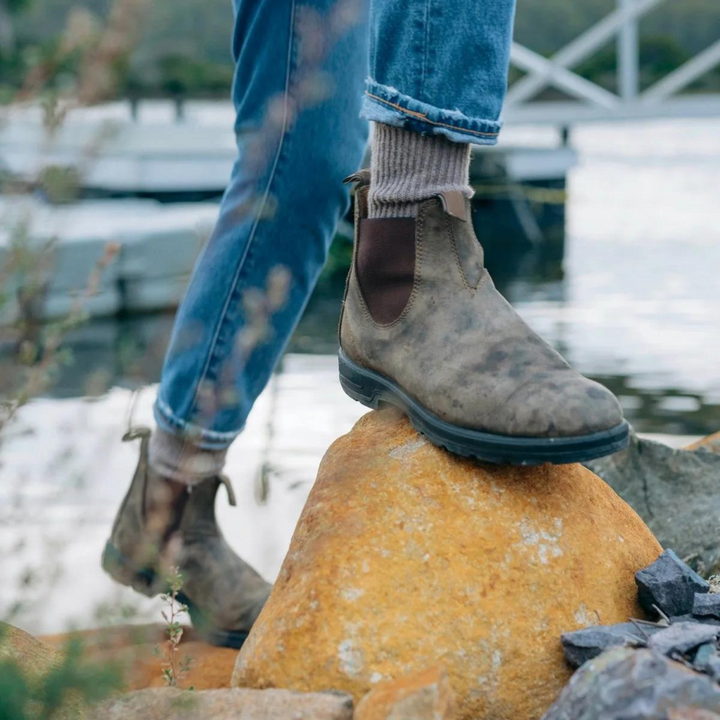 Wasserdichte & winterfeste Chelsea Schneestiefel für Damen & Herren. Rutschfest, orthopädisch & komfortabel für den Winter.