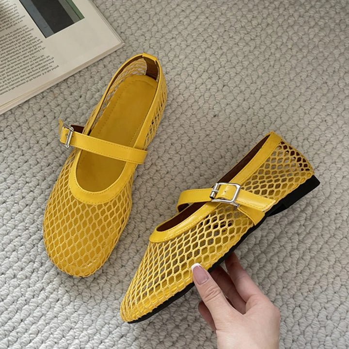Elegante Damen Mesh-Sandalen mit stabilem Blockabsatz in Nahaufnahme